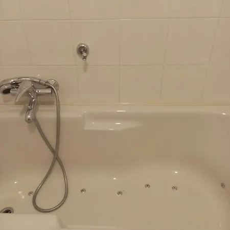 לינה וארוחת בוקר La Terrazza ג'נובה